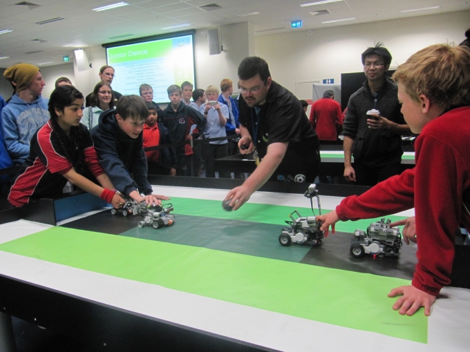 CECS hosts RoboCupJunior

