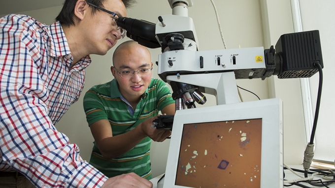 World’s thinnest lens to revolutionise cameras
