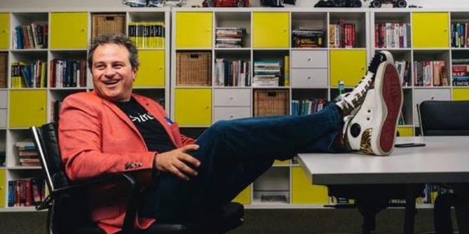 Canberra entrepreneur challenges students to change the world