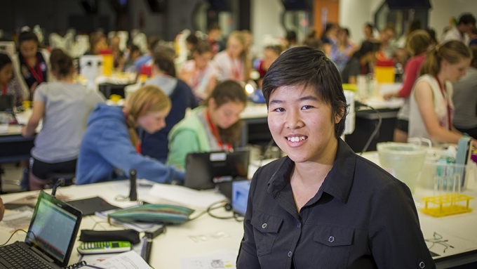 Engineering graduate wins top ANU student prize
