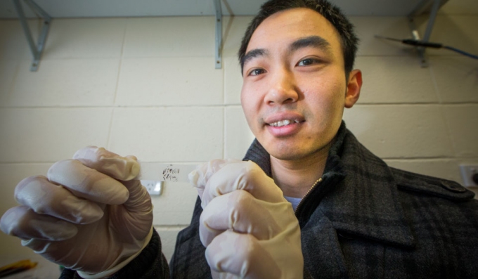 Sticky tape the key to ultrathin solar cells
